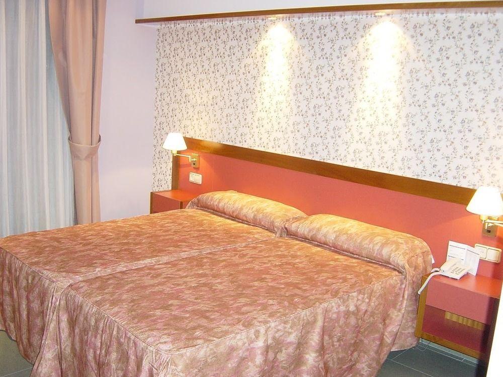 Hotel Jardin De Aranjuez Exterior photo