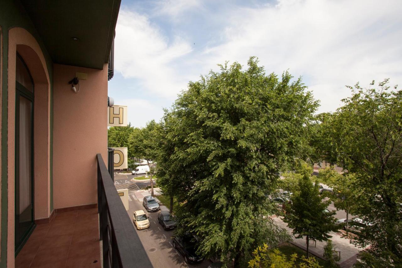 Hotel Jardin De Aranjuez Exterior photo